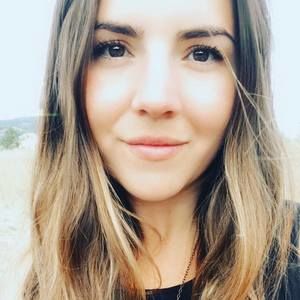 Meet your Posher, Larissa